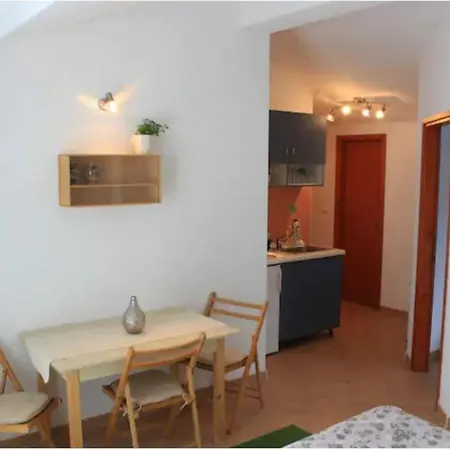 Petra Apartment *